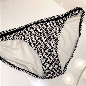 NWOT CONVERSE all star  BIKINI BOTTOM L
